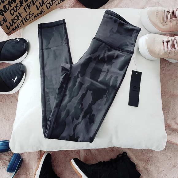 ALPHA๐ฆ๐ฆ CAMO LEGGINGS